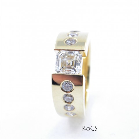 Asscher cut diamond ring image